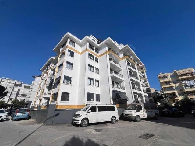 Alanya Güllerpınarı Mahallesi Merkezi Konumda Lüks 3+1 Dubleks