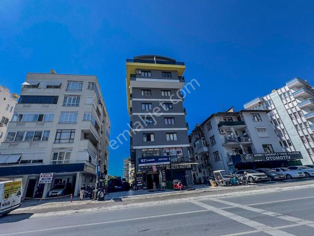 Alanya Güllerpınarı Mahallesinde Satılık Denize 600 Mt Eşyalı 2+1 Amerikan Mutfak Daire
