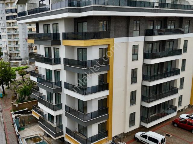Alanya Güllerpınarı Merkezde Satılık 2+1 Havuzlu Daire