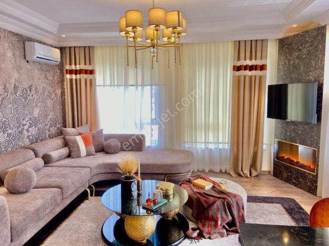 Alanya Güllerpınarı’nda Deniz & Kale Manzaralı Lüks 2+1 Satılık Daire