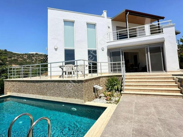 Alanya Da Denize 850 M Satılık Müstakil Villa Bahçeli