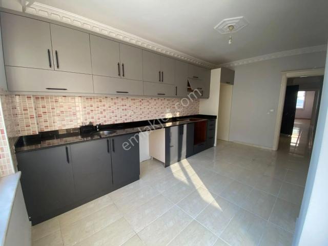 Alanya Kızlarpınarı Mahallesinde Denize Yakın Konumda Uzun Dönem Kiralık 3+1 Daire