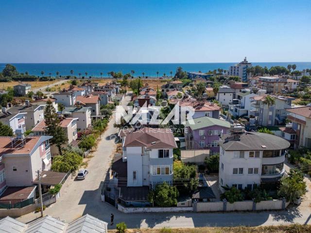 Alanya Konaklı’da Satılık 5+1 Müstakil Tripleks Villa