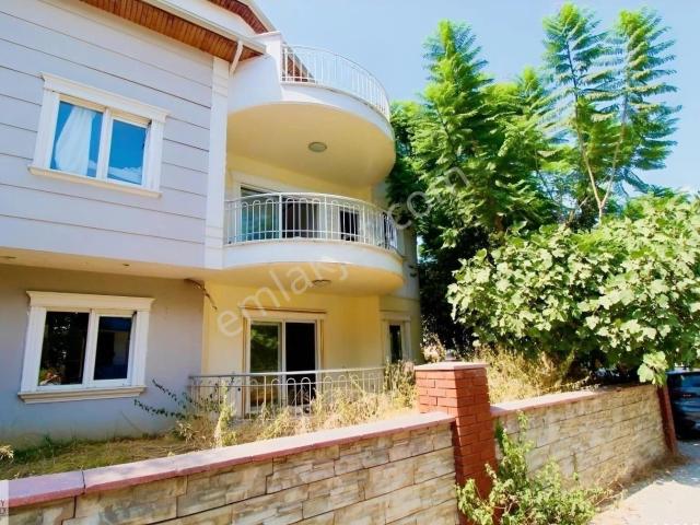 Alanya Konaklıda Satılık 5+1 Tripleks Villa | Denize Yakın