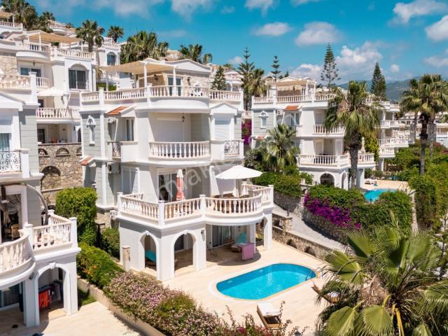 Alanya Konaklı'da Satılık Oasıs Club 2 4+1 Villa Fully Furnıshed
