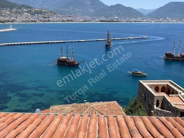 Alanya Kale Tophane'de Muhteşem Deniz Manzaralı 3+1satılık Daire