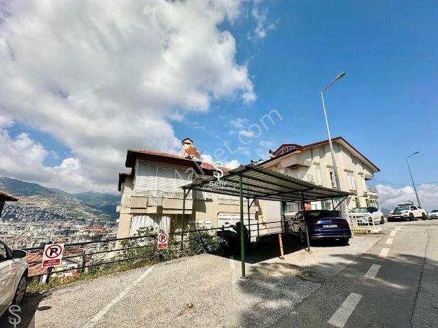 Alanya Kale'de Satılık 2+1 Eşyalı Deniz Manzaralı Daire