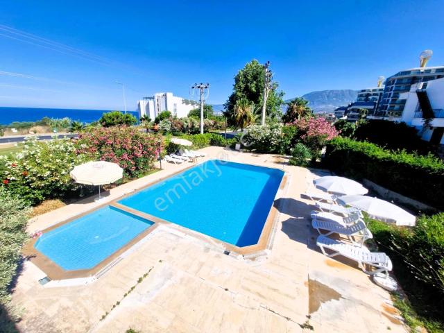 Alanya Kargıcak'ta Denize Sıfır Site İçerisinde 2+1 İkiz Villa