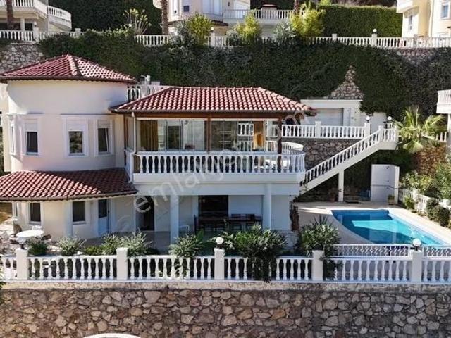 Alanya Kargıcak 4+1 450m2 Deniz Kale Manzara Lüx Konsept Villa