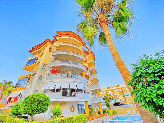 Alanya Kestelde Satılık 5+1 Site İçi Havuzlu Lüks Dubleks Daire