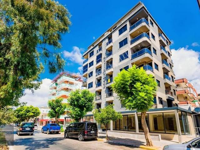 Alanya Kleopatra Denize 100 Metre Havuzlu Eşyasız Daire 2+1 80m
