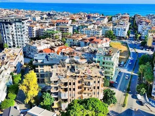 Alanya Hacet'te Merkez Konumda Önü Açık Ferah 2+1 Satılık Daire