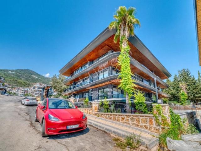 Alanya Hasbahçe'de Havuz Manzaralı 1+1 Daire