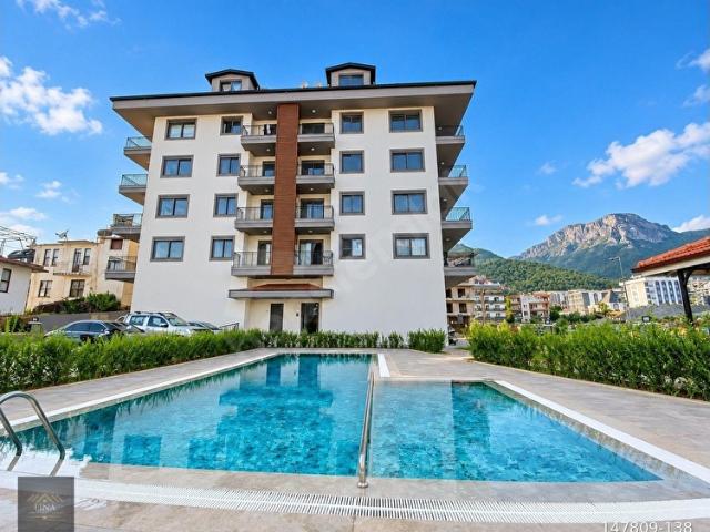 ALANYA ÇIPLAKLI MAHALLESİNDE HAVUZLU 2+1 SATILIK SIFIR DAİRE