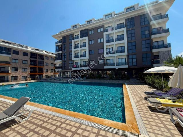 Alanya Oba'da 4 Cepheli Full Eşyalı 3+1 Fırsat Dubleks