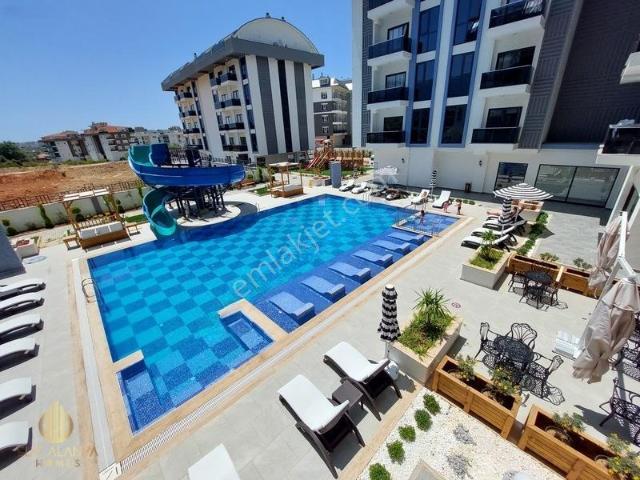 Alanya Oba'da Full Aktiviteli Sitede Satılık Eşyalı 1+1 Daire