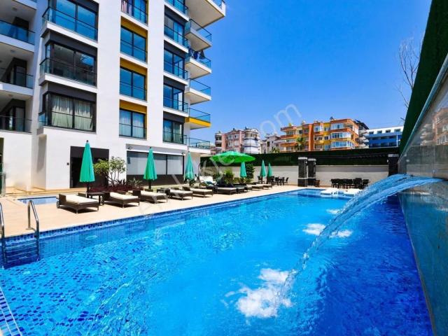 Alanya Oba'da Manzaralı Ve Denize Sadece 100 M Mesafede 2+1 Daire