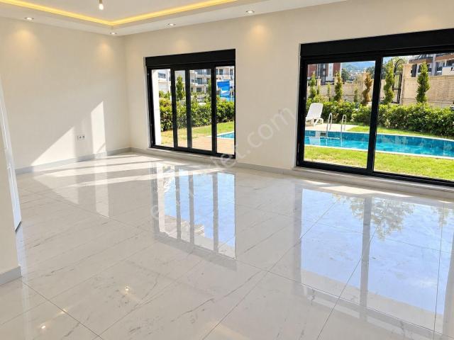 Alanya Obada Villa Tadında 3+1 Özel Havuzlu Satılık Lüks Residence