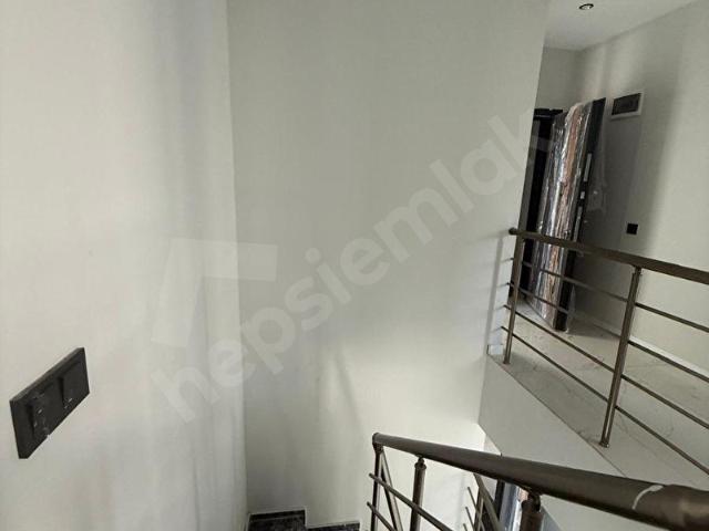 ALANYA OKURCALAR 2+1 SİTE İÇİ DENİZE 700 METRE AKTİVİTELİ SATILIK DAİRE