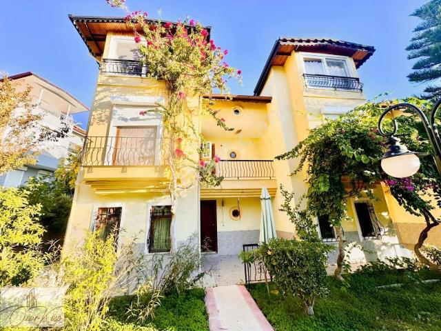 Alanya Okurcalarda Denize 300 Metre Mesafede Satılık Villa!