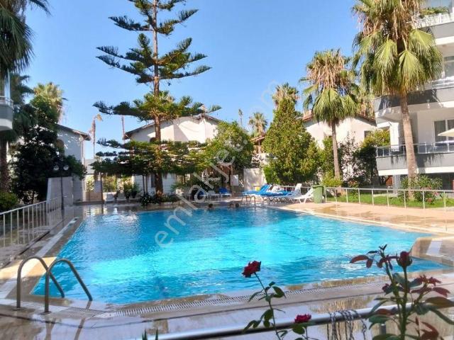 Alanya Mahmutlar Nilgün Sitesinde Full Eşyalı Satılık 2+1 Daire