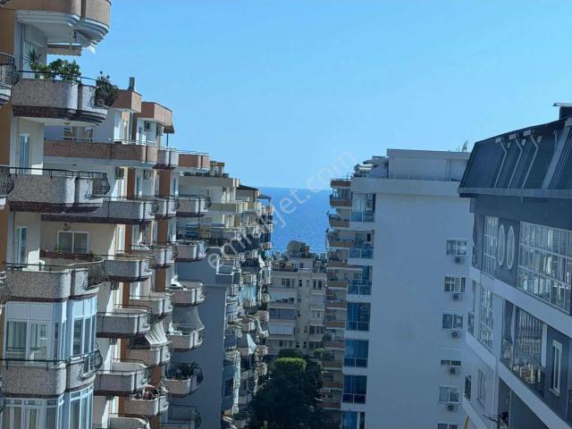 Alanya Mahmutlar 'da Atatürk Caddesi Satılık Dubleks Daire