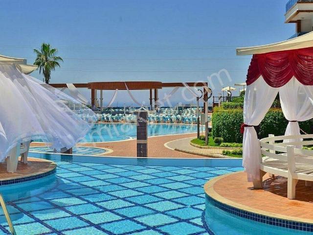 Alanya Mahmutlar’da Lüks Kompleks İçerisinde Full Eşyalı 1+1 Satılık Daire
