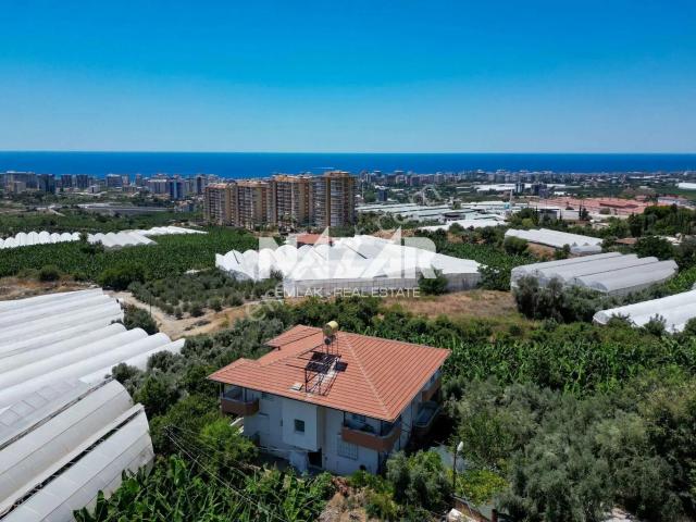 Alanya Mahmutlar’da Satılık 2 Katlı Ayrı Girişli 5+2 Bina