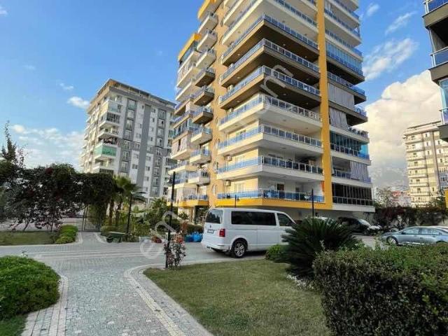 Alanya Mahmutlar Gold Sun Delux'te 120m² Manzaralı 2+1 Daire