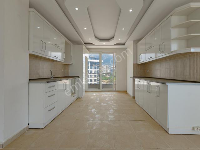 Alanya Mahmutlarda 3 Cephe 240 M² Satılık 4+1 Dubleks Daire