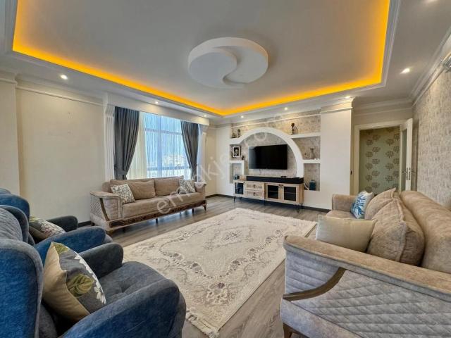 Alanya Mahmutlarda Geniş Plana Sahip Lüks Komplekste 3+1 Satılık Daire