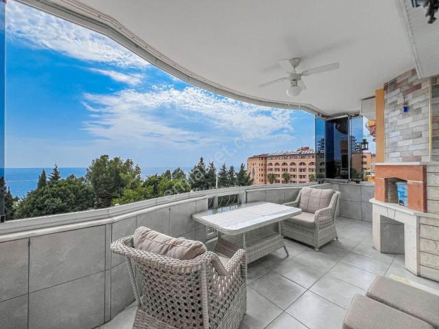 Alanya Mahmutlar'da Deniz Manzaralı Eşyalı 2+1 Satılık Daire