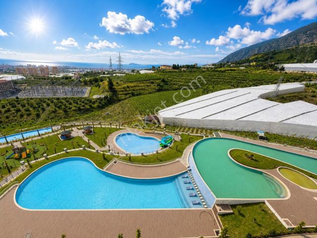 Alanya Mahmutlar'da Deniz Manzaralı Sıfır Binada 1+1 Satılık Daire