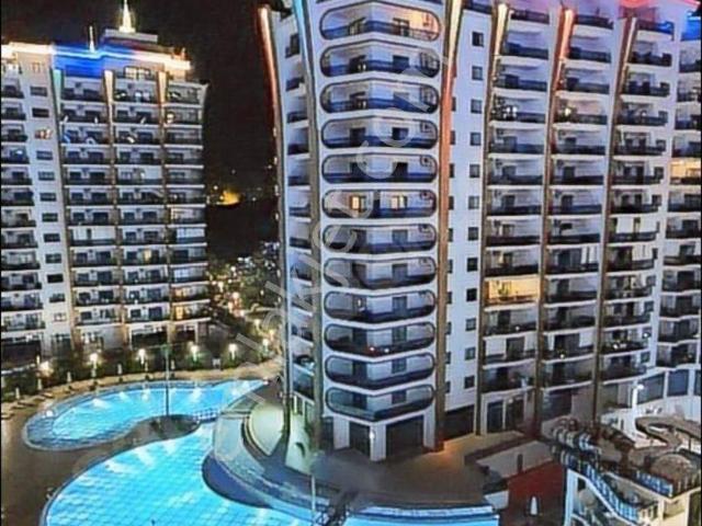 Alanya Mahmutlarda Deniz Ve Havuz Manzaralı Otel Konseptli Lüks 3+1 Daire