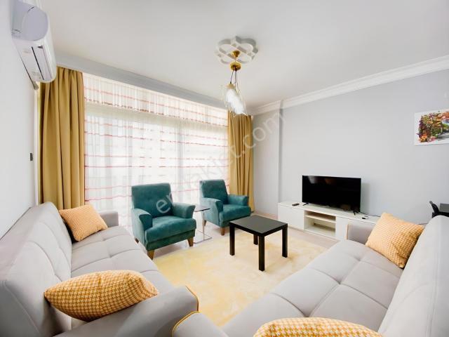 Alanya Mahmutlar'da Denize Sıfır Kiralık 2+1 Lüks Eşyalı Daire