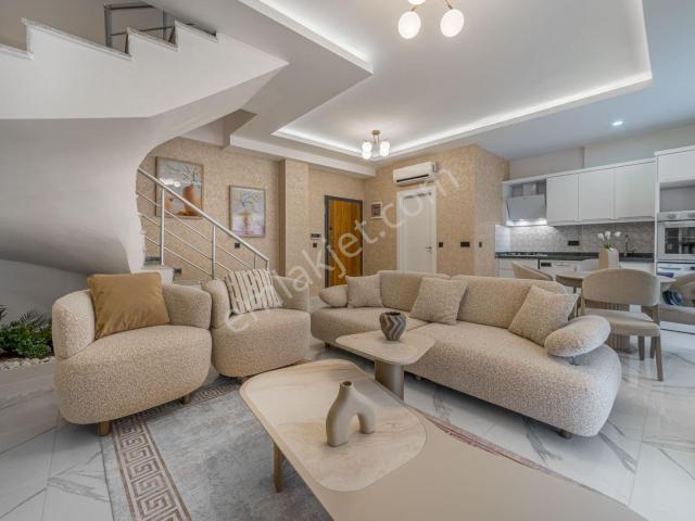 Alanya Mahmutlarda Denize Yakın Ultra Lüks 2+1 Penthouse