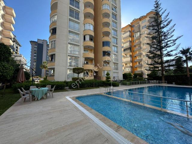 Alanya Mahmutlar'da Denize 450 Metre Mesafede Merkezi Konumda 2+1 Satılık Daire