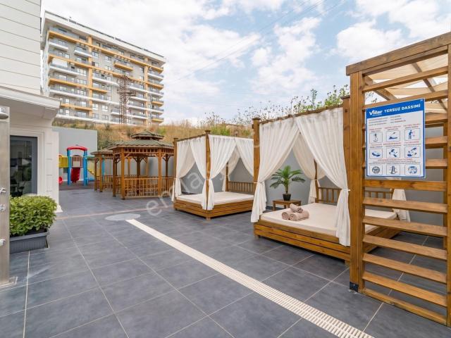 Alanya Mahmutlar'da Sosyal Alanlı 2+1 Eşyalı Satılık Daire