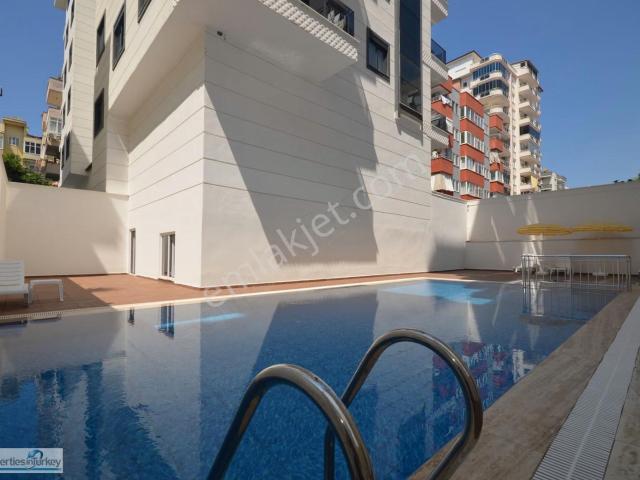 Alanya Mahmutlar'da Satılık 1+1 Salı Pazarı İçinde Daire