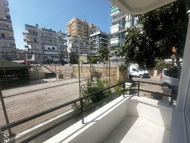 Alanya Mahmutlar'da Satılık 2+1 Ayrı Mutfak Daire
