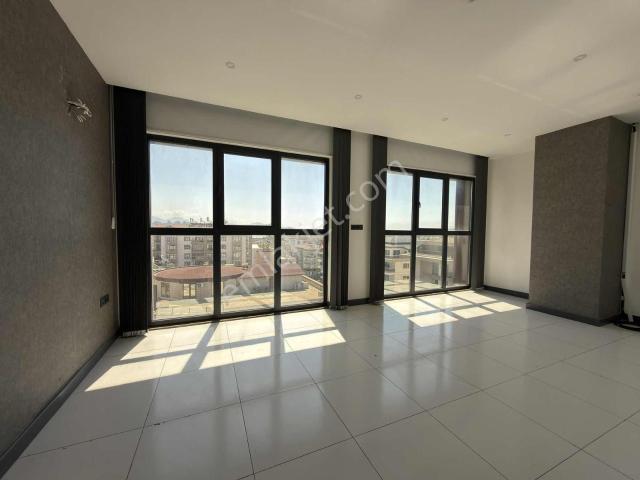 Alanya Metro Kavşağında Kiralık 3+1 Dubleks Ofis