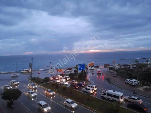 Alanya Merkez Denize Sıfır 2+1