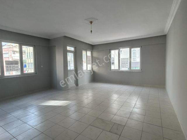 Alanya Merkez Saray Mahallesi Atatürk Caddesinde Kiralık 2+1