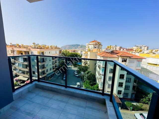 Alanya Merkez Saray Park 5 Sitesinde Kale Manzaralı 2+1 Satılık