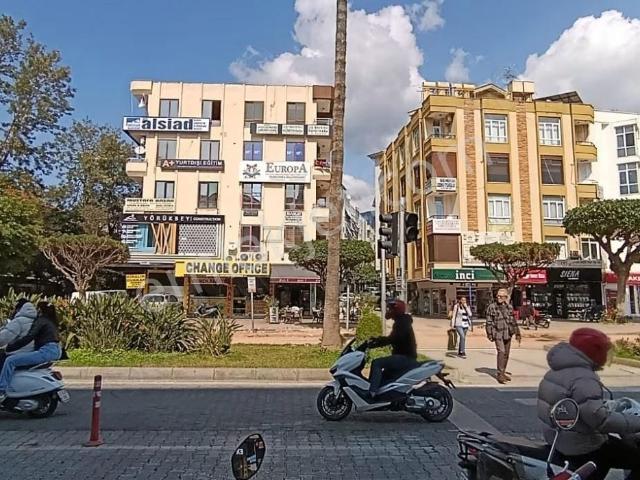 Alanya Merkez 2+1 90 M2 Asansör Anıt Karşısı Denize 200 Metreeee