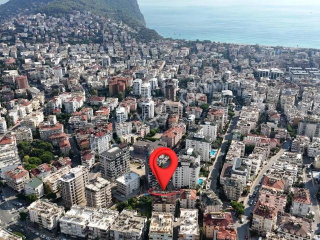 Alanya Merkez'de 300 M² 5+1 Ayrı Mutfaklı Dubleks Daire
