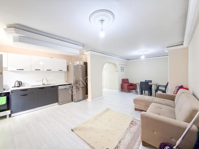 Alanya Merkezde Bahçe Kullanımlı 2+1 Eşyalı Satılık Daire