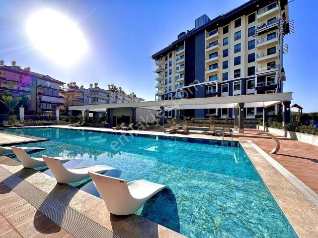 Alanya Merkezde Full Lüks Kompleksde Merkezi Konumda 2+1 Satılık Daire