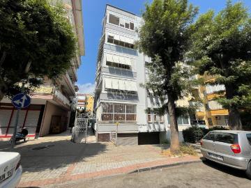 Alanya Merkezde Kiralık 2+1 Ayrı Mutfak Eşyalı Daire