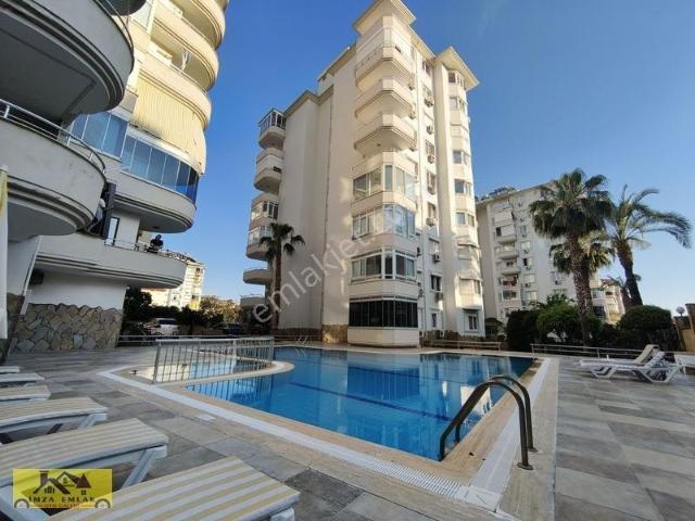 Alanya Merkezde Havuzlu, Kale Manzaralı,asansörlü Daire